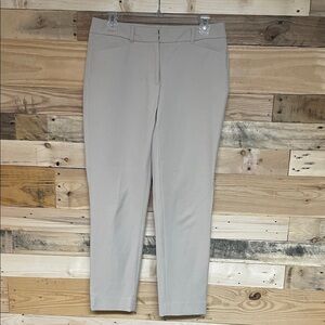 White House Black Market size 4 Stretchy Light Tan Color Mid-rise Soft Trousers